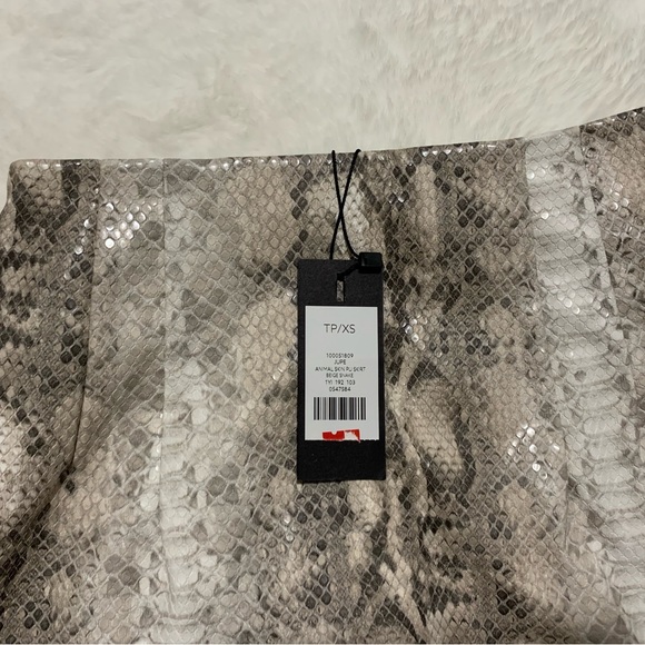 Faux snake high-waisted mini skirt - Picture 2 of 2